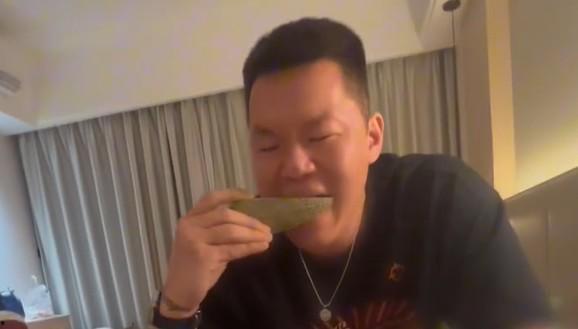 网红帅哥吃瓜事件视频下载,揭秘幕后真相与网友热议