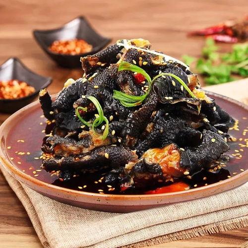 网红小姐姐吃麻辣八瓜鱼,辣味十足，网友直呼过瘾！